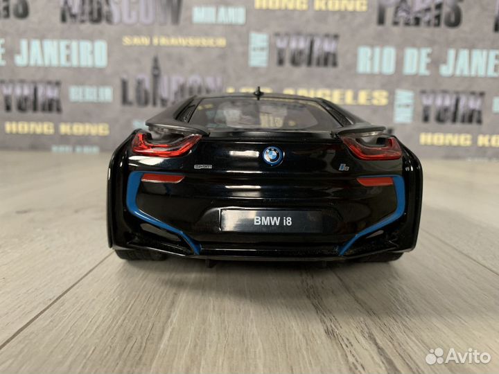 Радиоуправляемая машина BMW i8