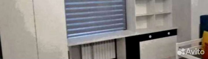 Рабочая зона в углу у окна