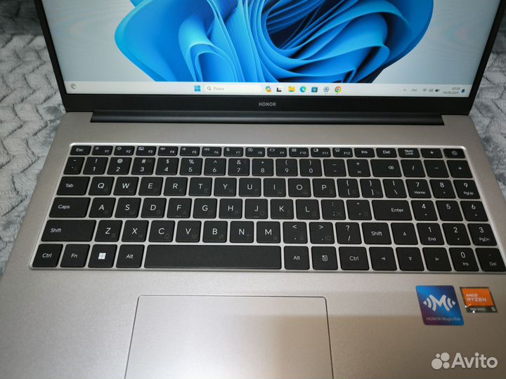 Honor magicbook x16 Ryzen 5 7640HS/ 16 Гб/ 512 SSD