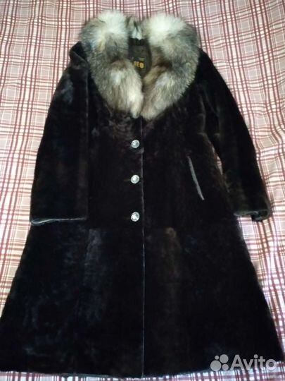 Шуба с песцовым воротником 46-48