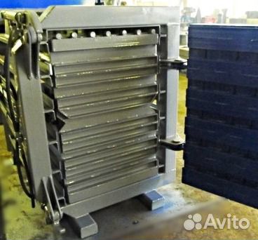 Пресс для макулатуры горизонтальный. Пэт. Пластик