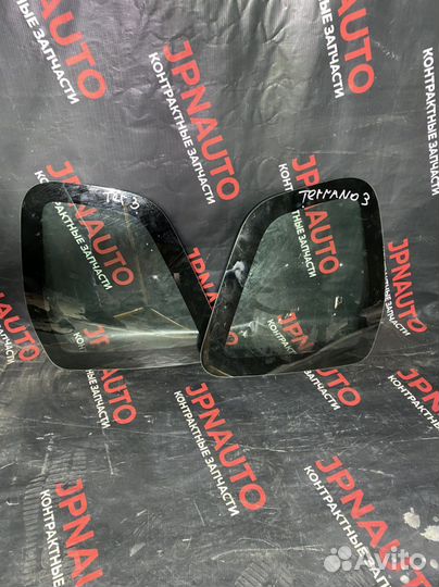 Форточка Nissan Terrano 3 14год