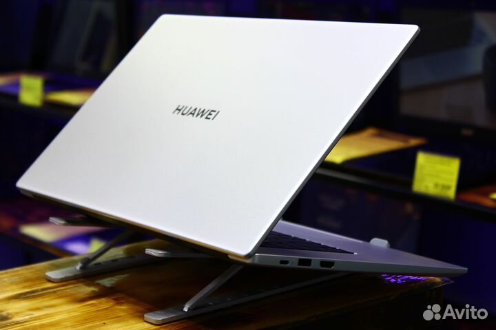 Лучший подарок для студента Huawei MateBook