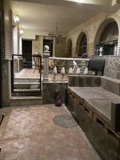 Дом 900 м² на участке 10 сот.