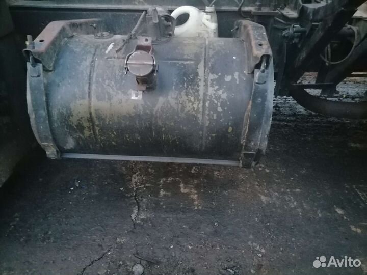Топлевные баки на грузовик