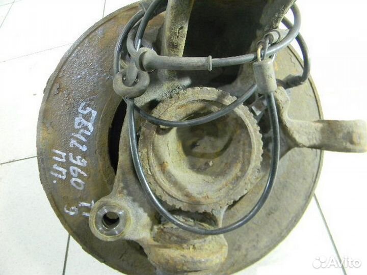 Кулак передний правый Форд