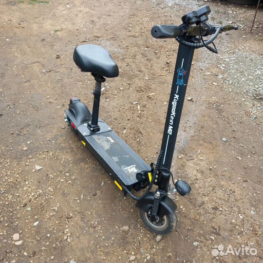 Электрический самокат с сиденьем