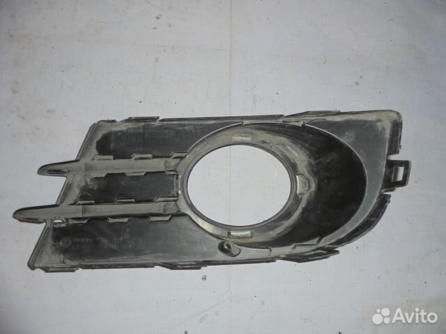 Решетка в бампер правая Volkswagen Tiguan с 2011