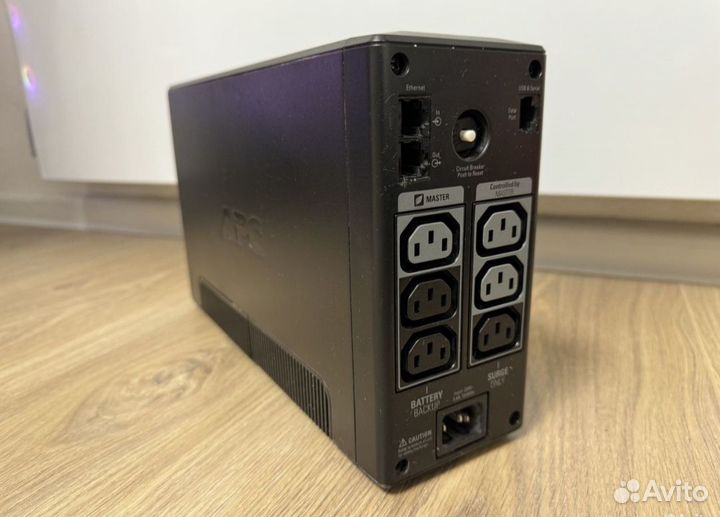 Ибп (бесперебойник) APC Back-UPS Pro 550