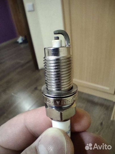 Свечи зажигания bosch R6 (Skoda, Volkswagen, Seat)