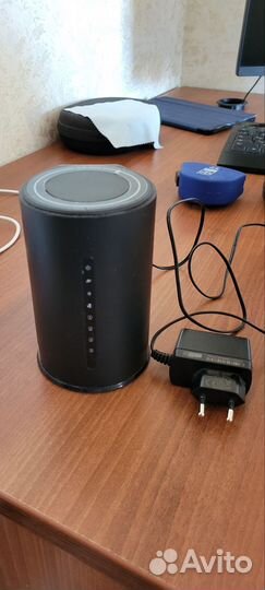 Роутер, модем интернета WiFi D link Dir 300A