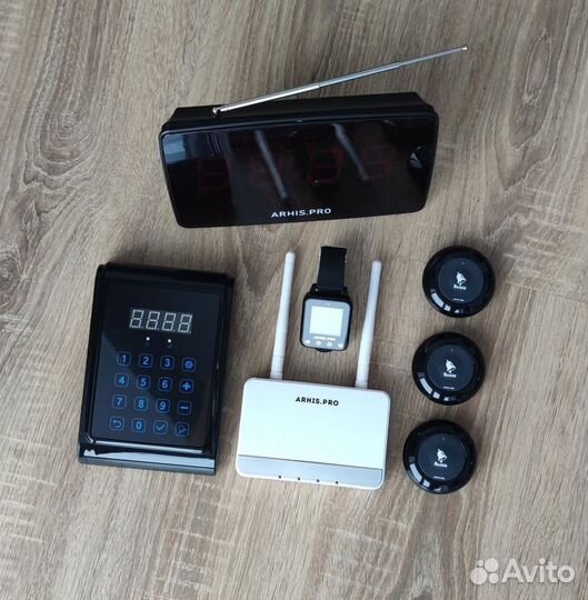 Система вызова официанта в комплекте с часами