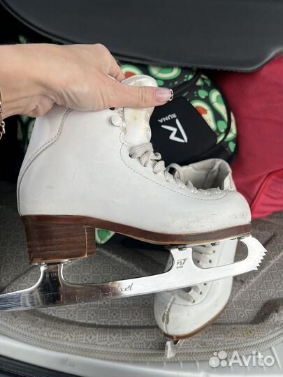 Коньки фигурные 32 размер