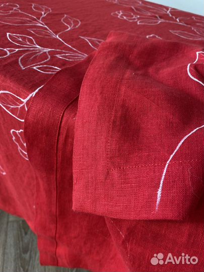 Льняная скатерть с ручной росписью