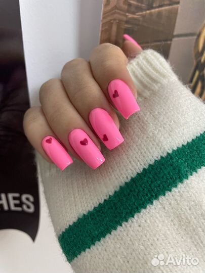 Модель на маникюр