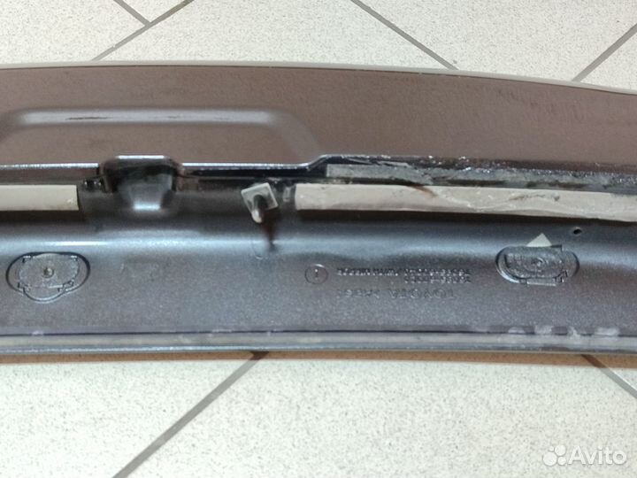 Спойлер багажника Toyota LC 200 2007-2021