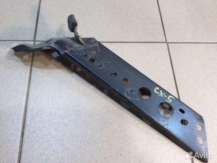 Кронштейн крепления крыла правый Mazda Cx-5
