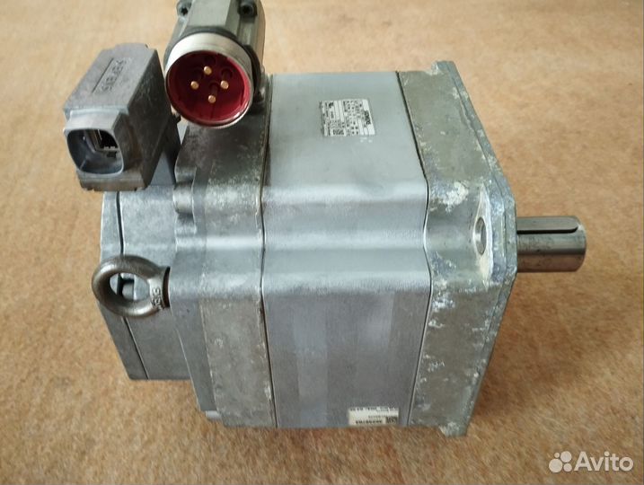 Серводвигатель Siemens 1FK7101-5AC71-1UA0