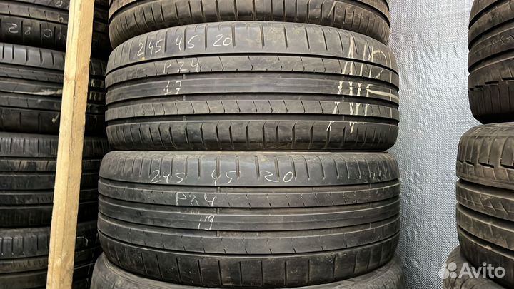 Pirelli P Zero PZ4 245/45 R20 99V