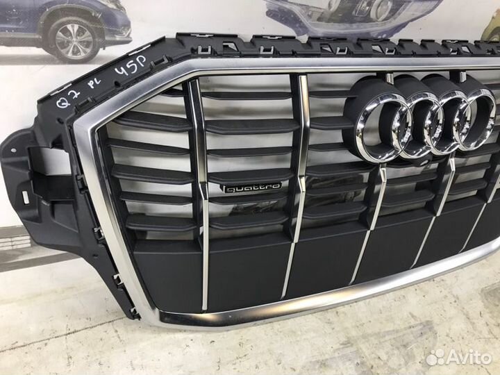 Решетка радиатора передняя Audi Q7 4M