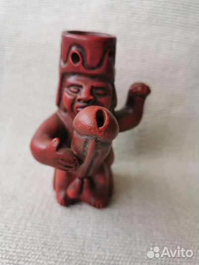 Сувениры из разных стран из дерева, керамики