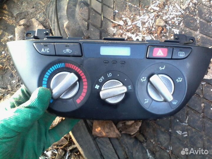 Модуль управления климатом Тойота Рав 4 2002