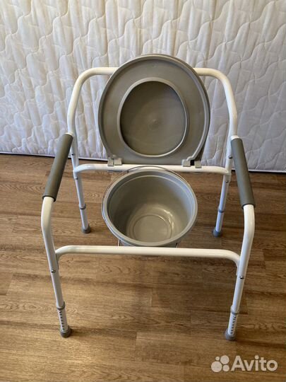 Санитарный стул туалет