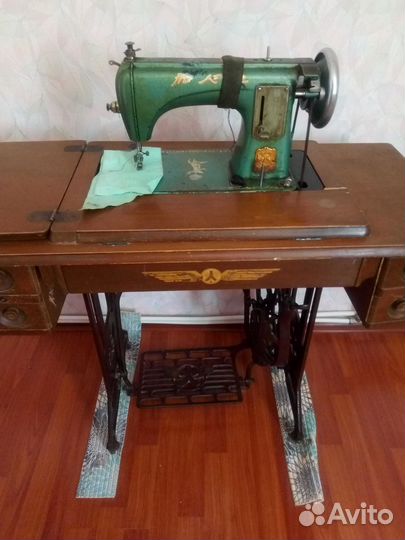 Швейная машина зингер ножная