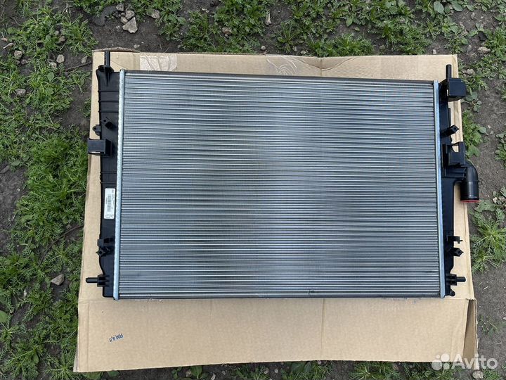 Радиатор охлаждения Nissan almera g15