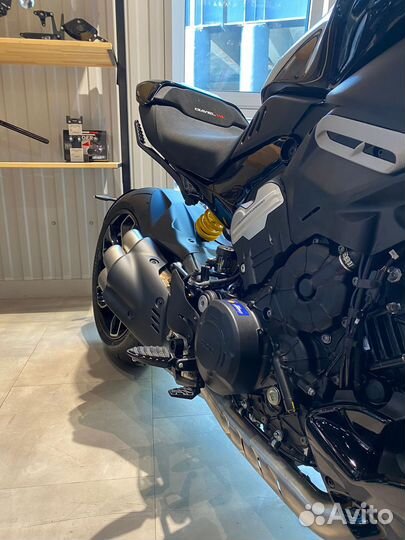 Ducati Diavel V4 2023