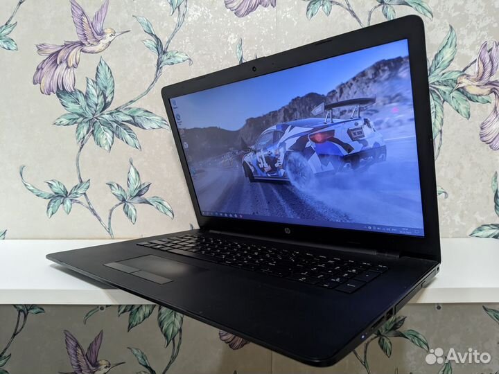 Отличный ноутбук HP 17-ak011ur