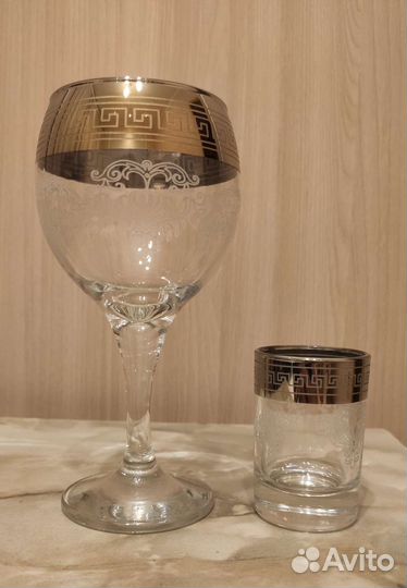 Набор фужеров и рюмок