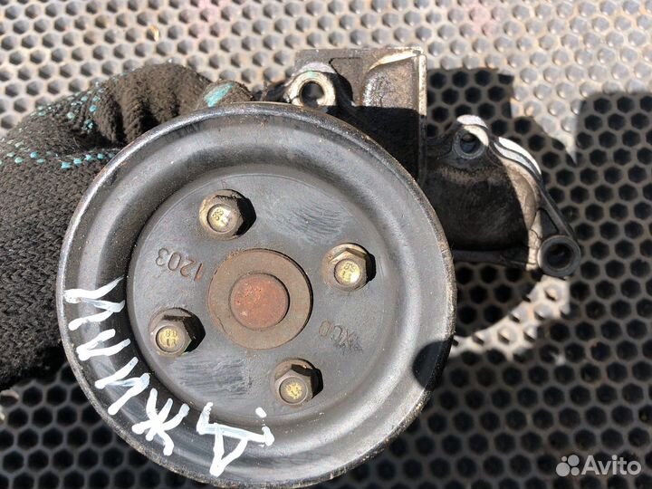 Помпа водяной насос Geely MK