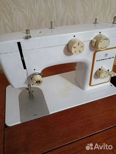Швейная машина Чайка 142 м