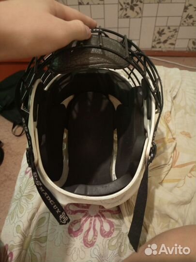 Хоккейный шлем