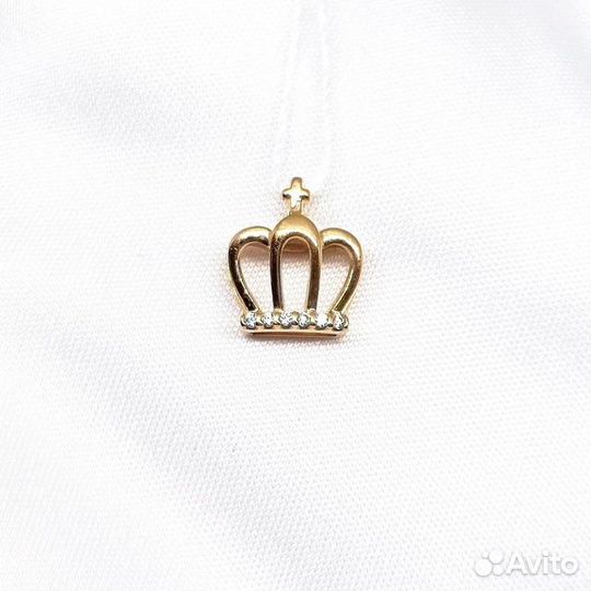 Золотая подвеска с камнем