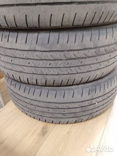 Bridgestone Dueler H/T 215/60 R17 96H