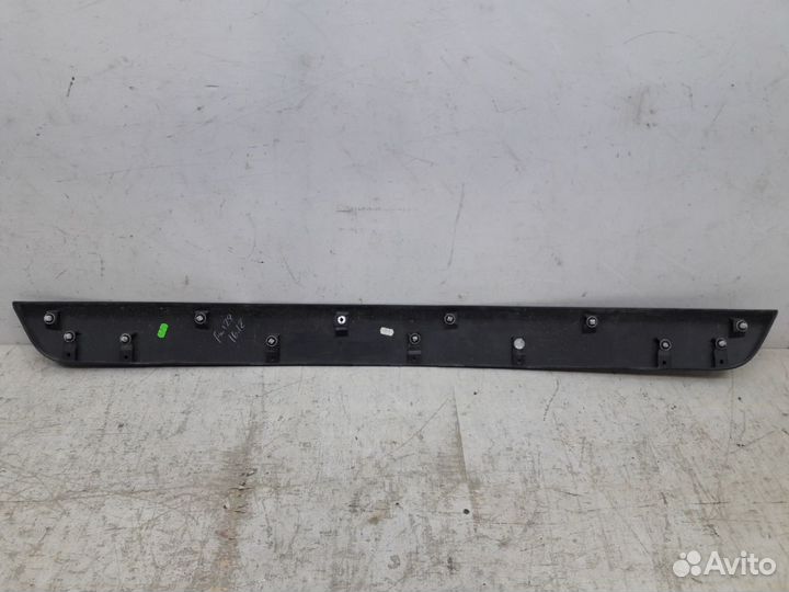 Наклакдка крышки багажника Toyota Rav4 XA50 2018