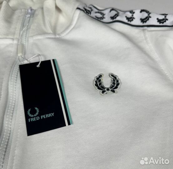 Зипка Fred Perry