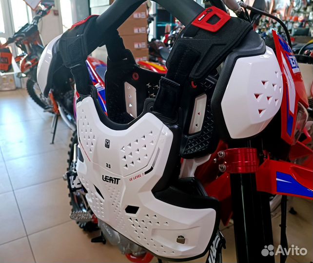 Защита панцирь leatt Chest Protector 3.5 Pro