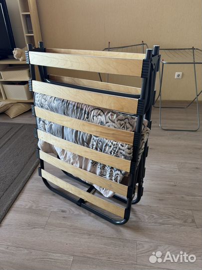 Раскладушка с матрасом