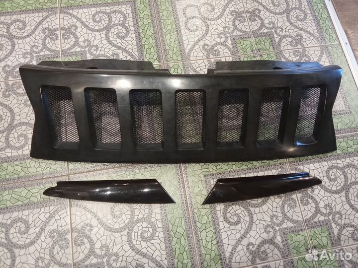 Решетка радиатора renault duster стиль Cheroker