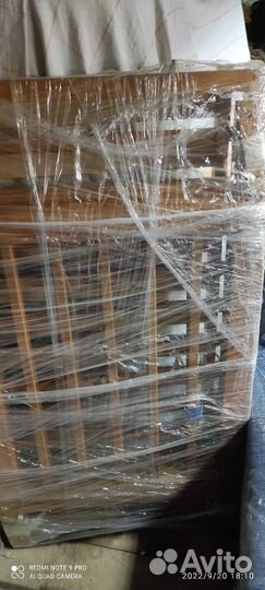 Детская кроватка с маятником и ящиком