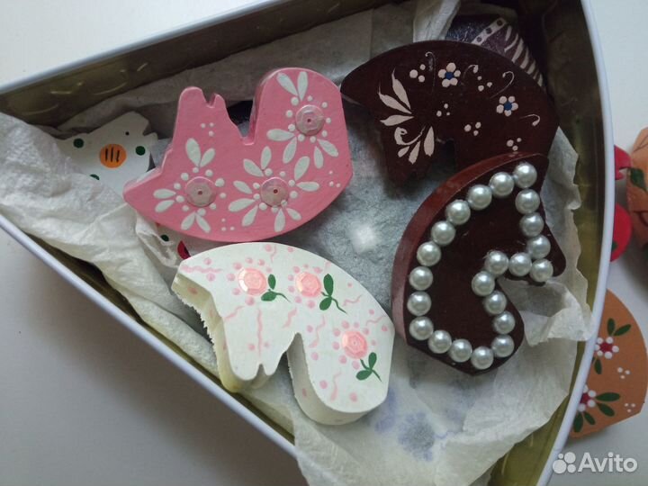 Аксессуары в виде лошадок в ас-те