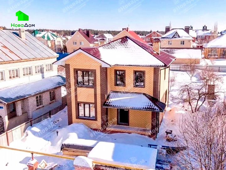 Дом 158 м² на участке 8,5 сот.