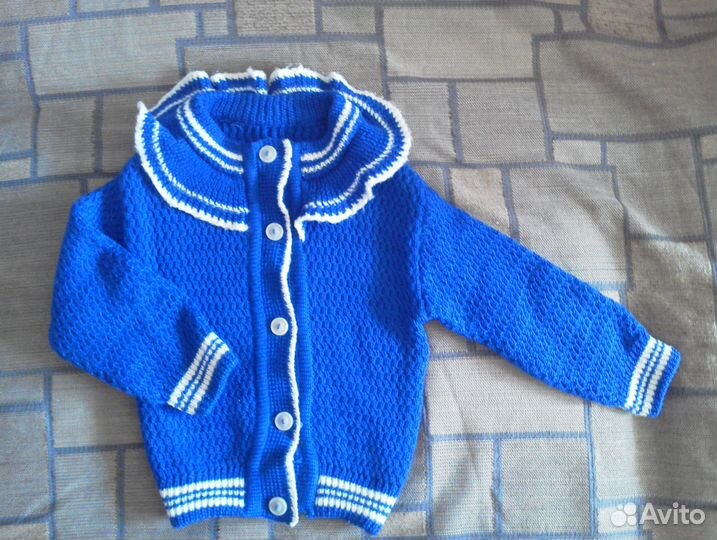 Вязаный на заказ костюм