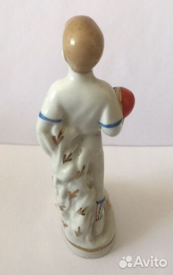 Статуэтка Юный футболист