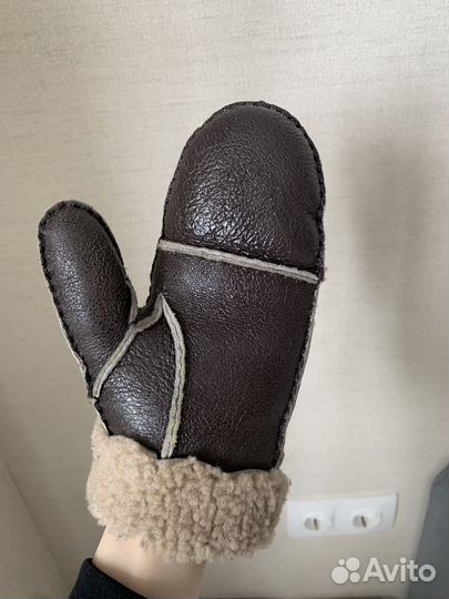 Шапка, варежки, меховые наушники