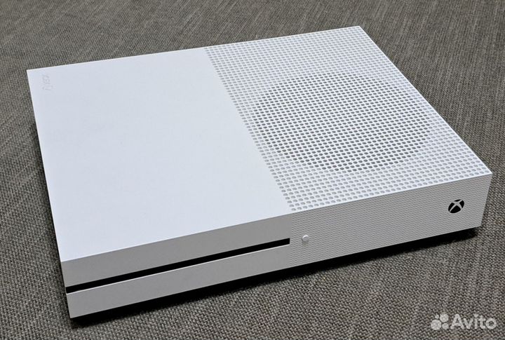 Xbox One s 2 геймпада 1tb