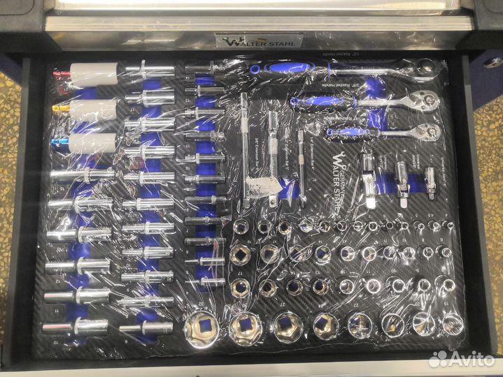 Тележка инструментальная с набором инструмента